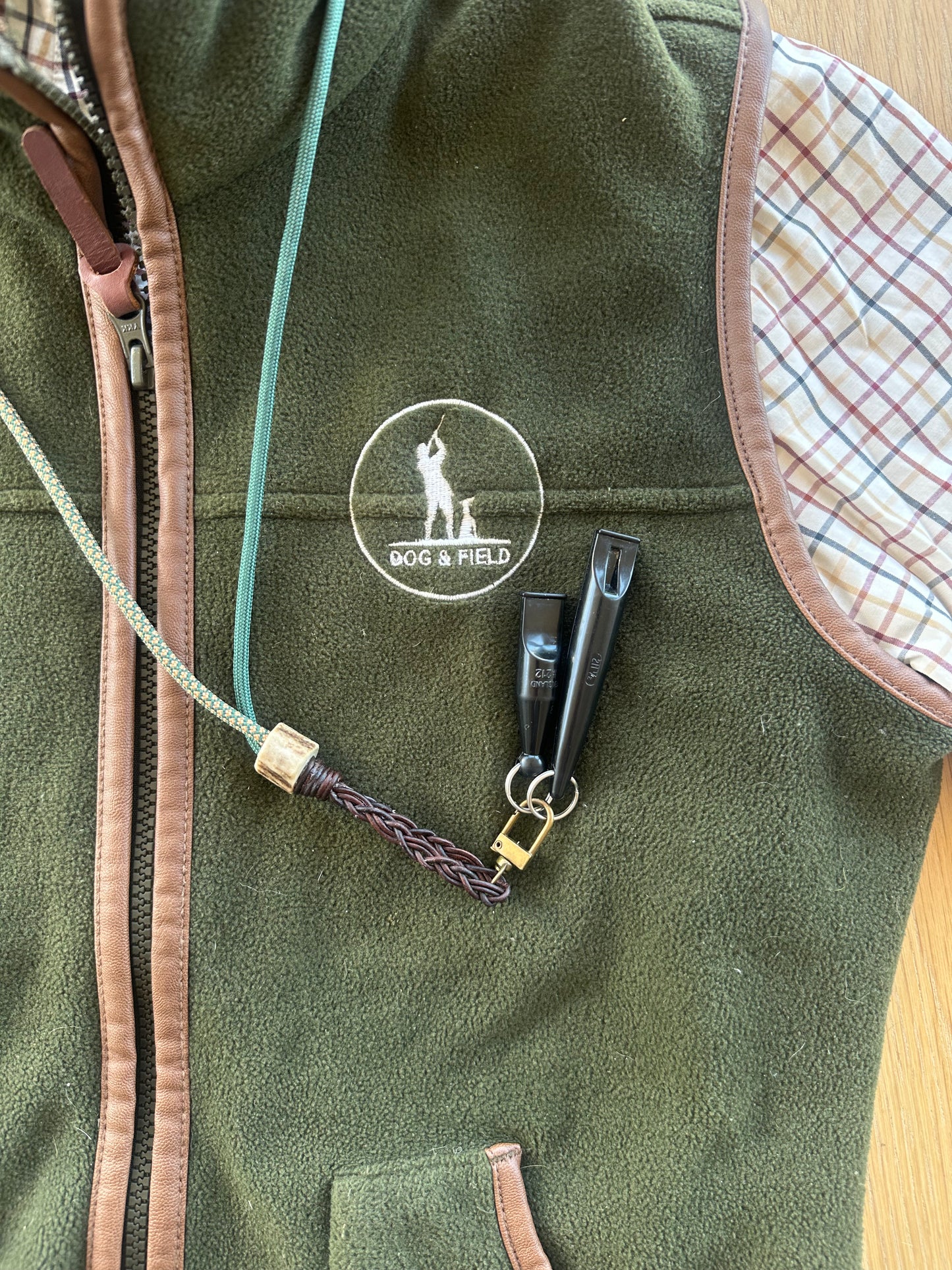 Visselpipsband, justerbar paracord och läderfläta